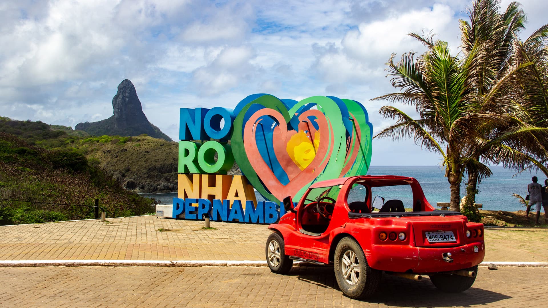 Monte seu roteiro de Fernando de Noronha em minutos!